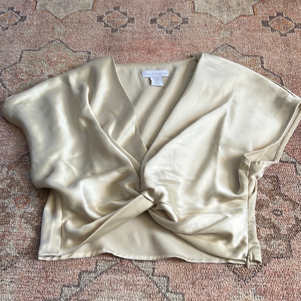 House of Harlow size M gold silk crop top
